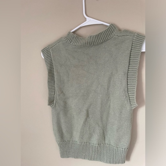 Wilfred aritzia sage green Knit Sweater Vest NWOT size XXS fits more big - Picture 3 of 5